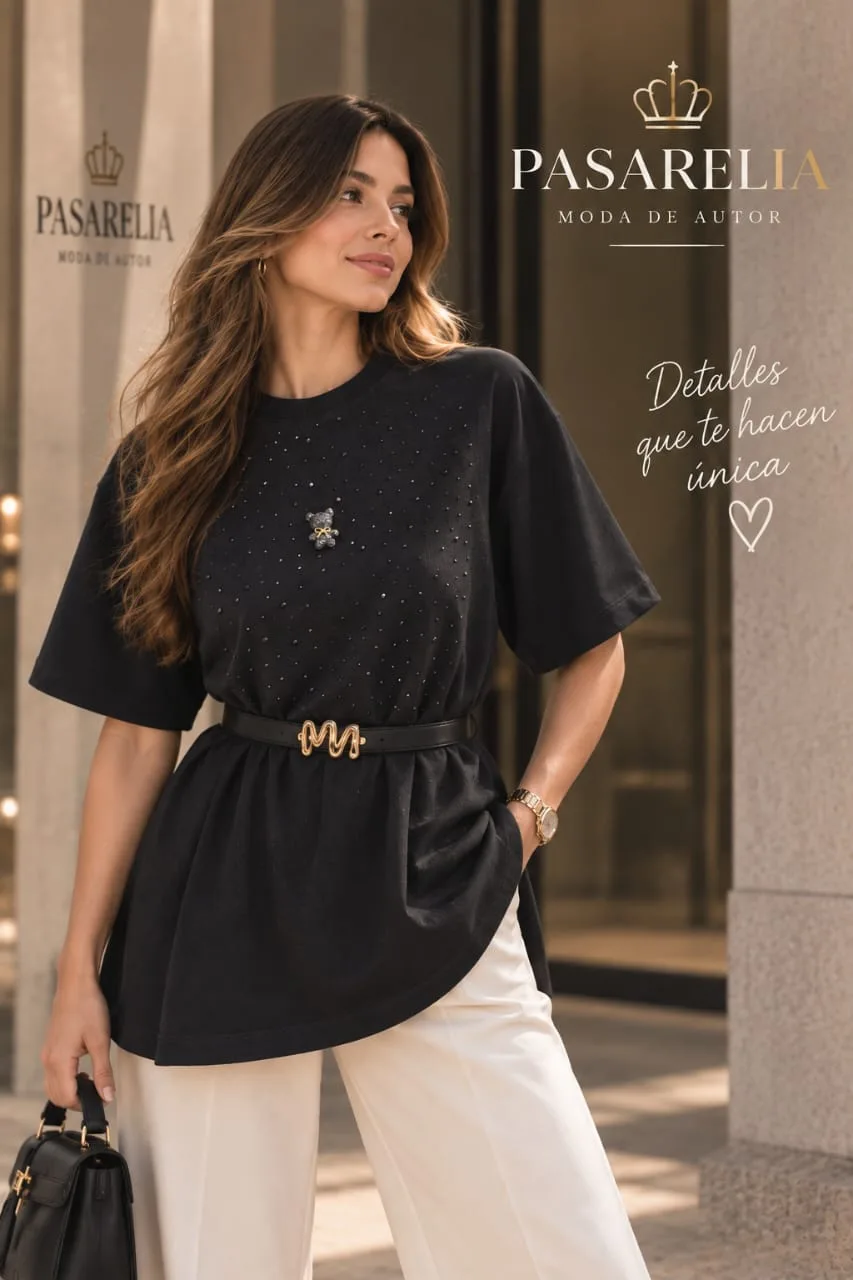 Camiseta Negra oso en el firmamento con cinturón